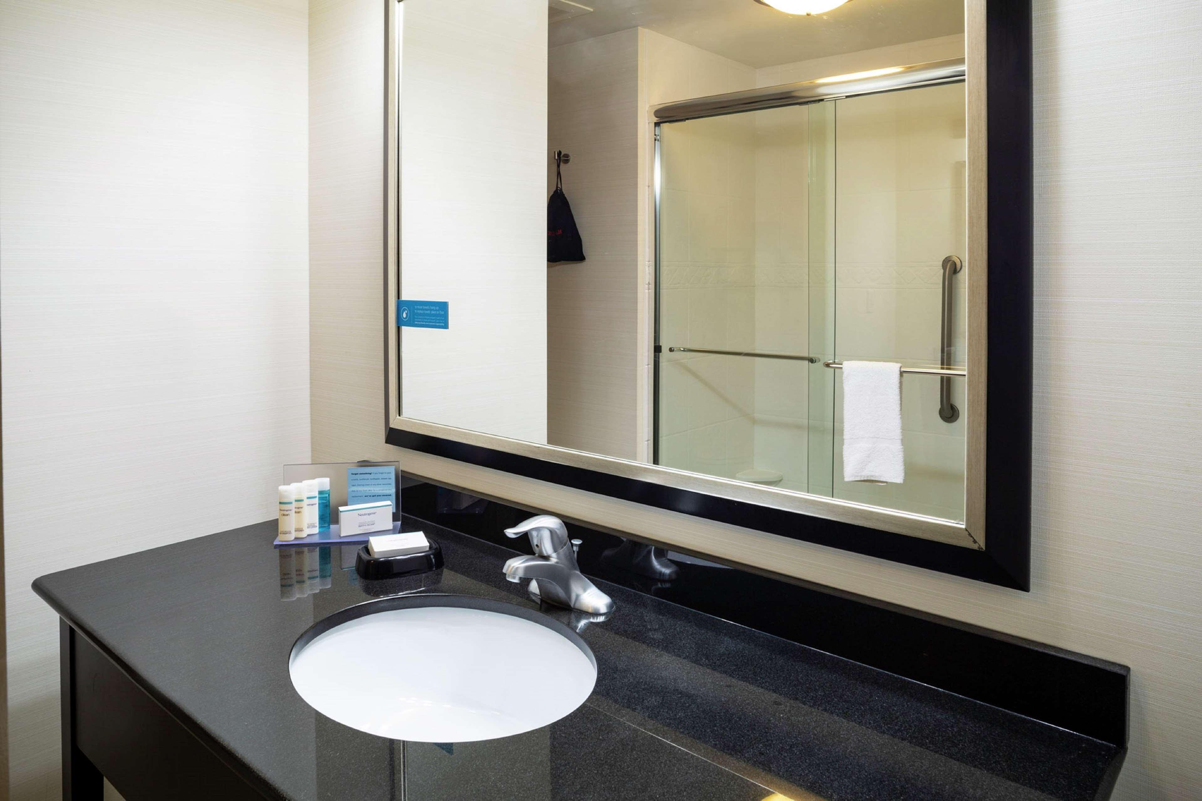 Hampton Inn Limerick Esterno foto