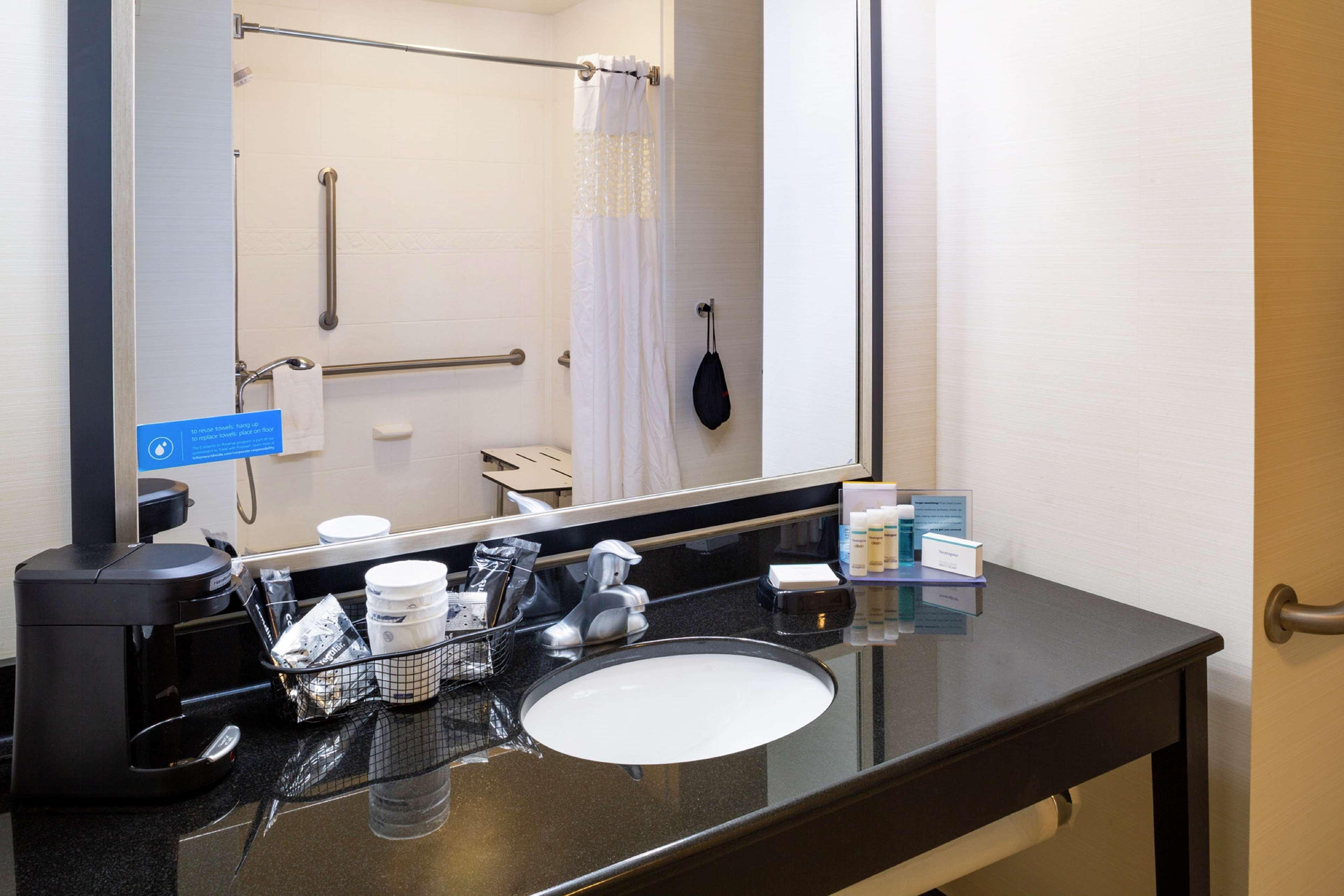 Hampton Inn Limerick Esterno foto
