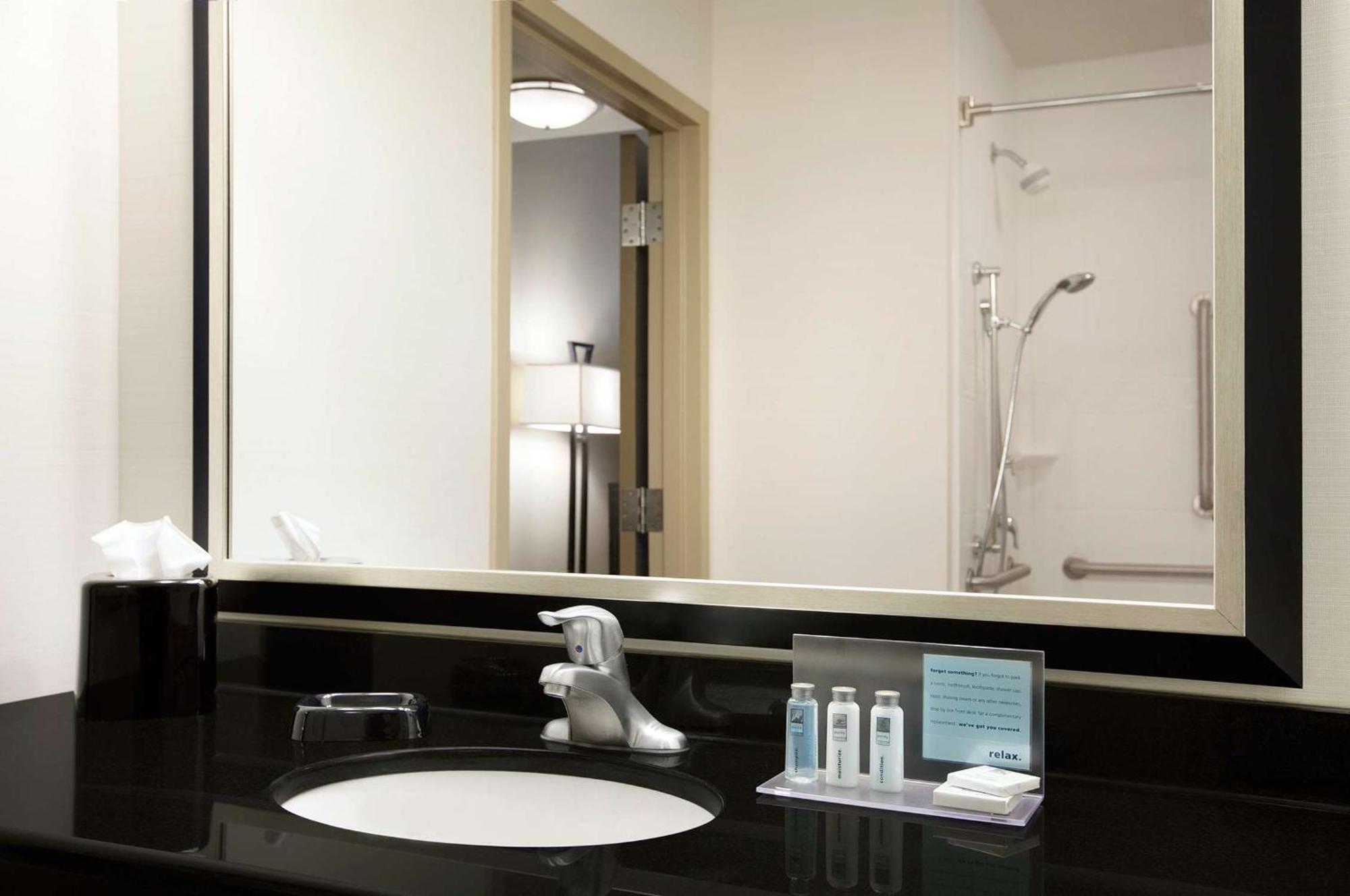 Hampton Inn Limerick Esterno foto
